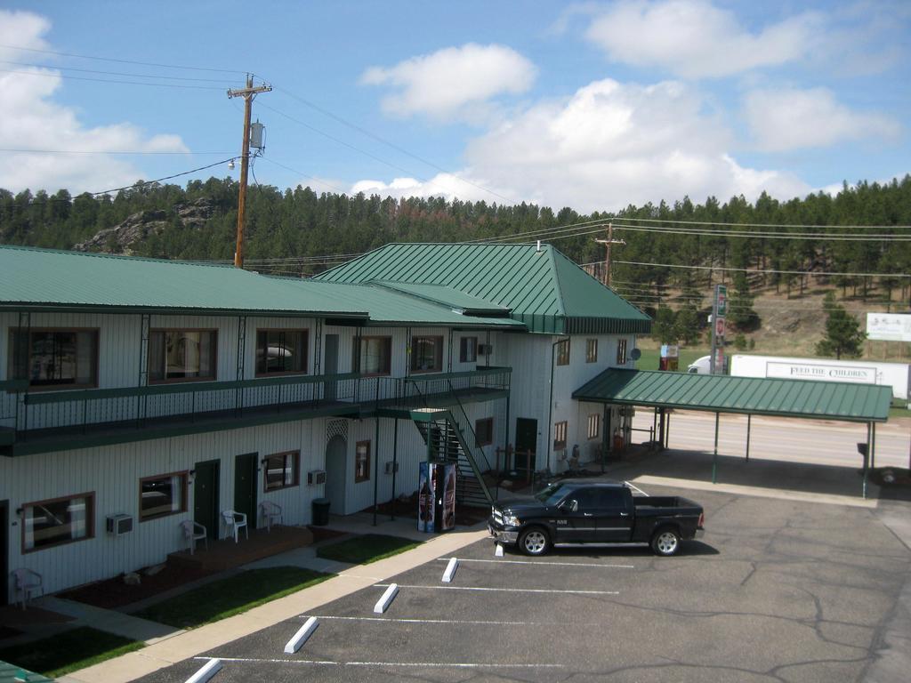 Dakota Cowboy Inn Кастер Екстер'єр фото