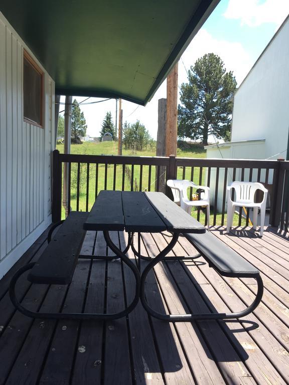 Dakota Cowboy Inn Кастер Екстер'єр фото