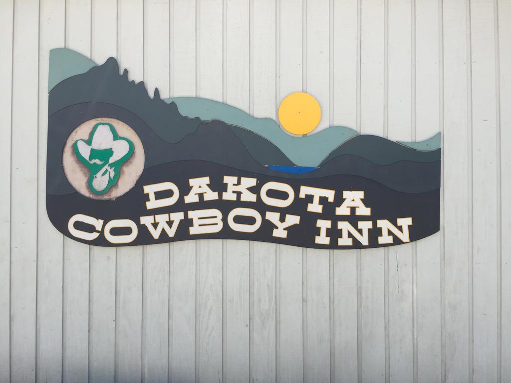 Dakota Cowboy Inn Кастер Екстер'єр фото