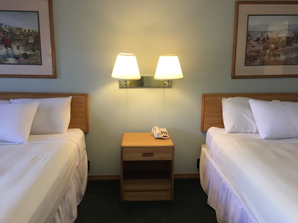 Dakota Cowboy Inn Кастер Екстер'єр фото