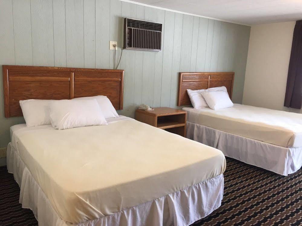 Dakota Cowboy Inn Кастер Екстер'єр фото