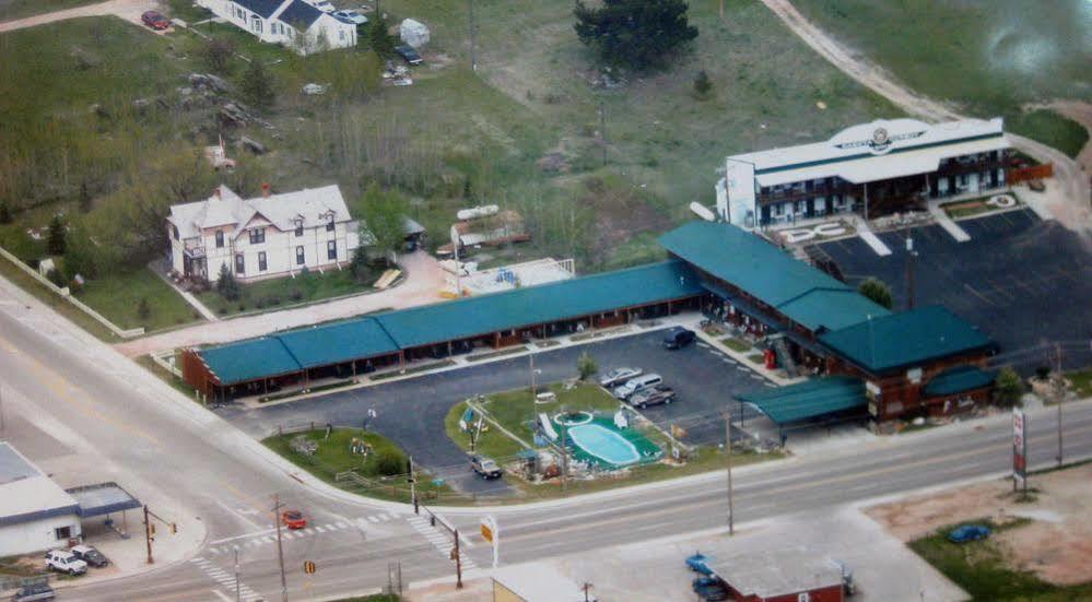 Dakota Cowboy Inn Кастер Екстер'єр фото
